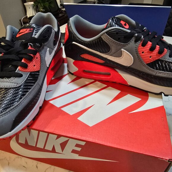 Nike Air Max 90 Premium Carbon Fiber Infrared -HM9432-001- MENS SIZE 10 - Picture 3 of 12